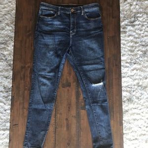 BDG High-Rise Twig Jeans size 28
